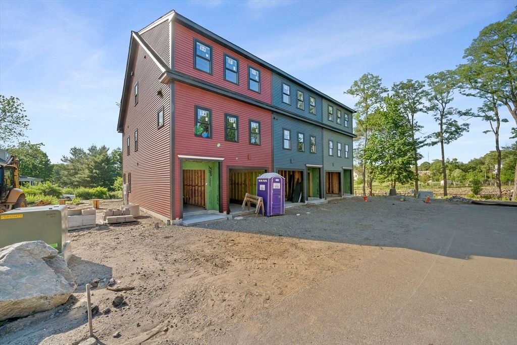87 Neponset St 11, Canton, MA 02021