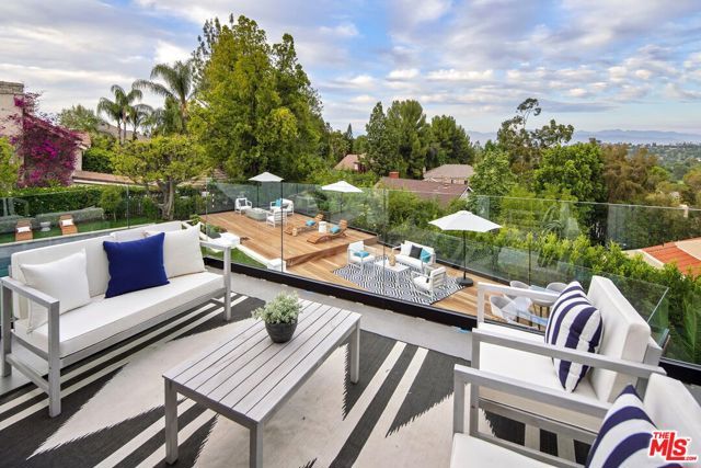 4050 Clarinda Drive, Tarzana (los Angeles), CA 91356