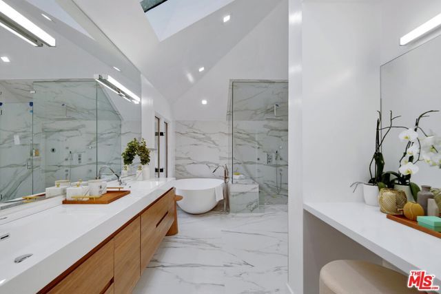 4050 Clarinda Drive, Tarzana (los Angeles), CA 91356