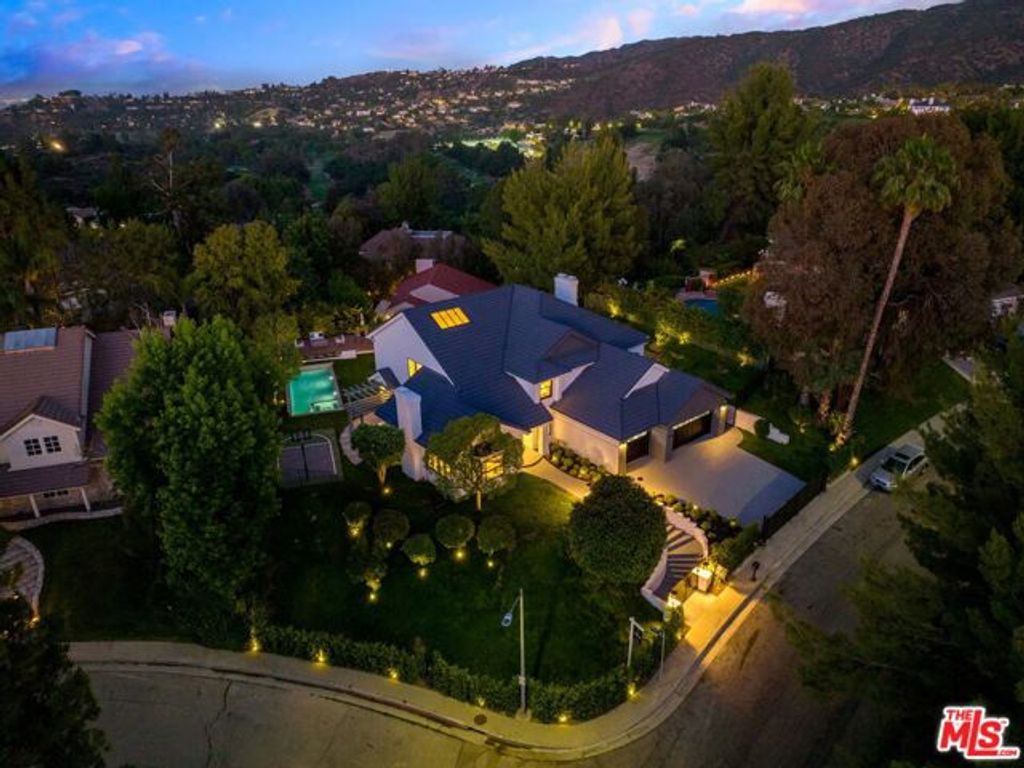 4050 Clarinda Drive, Tarzana (los Angeles), CA 91356