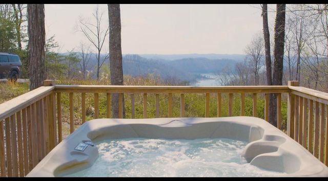 100 Waters Edge Trail, Monticello, KY 42633