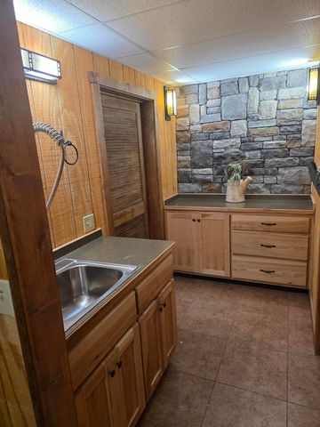 100 Waters Edge Trail, Monticello, KY 42633