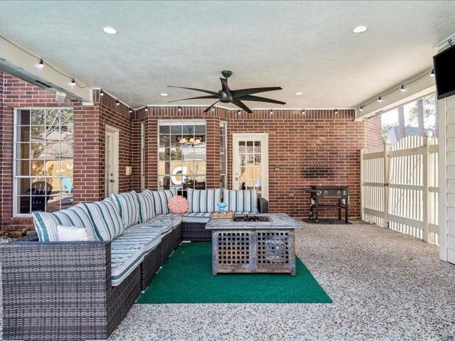 5919 Juniper Knoll Lane, Houston, TX 77345