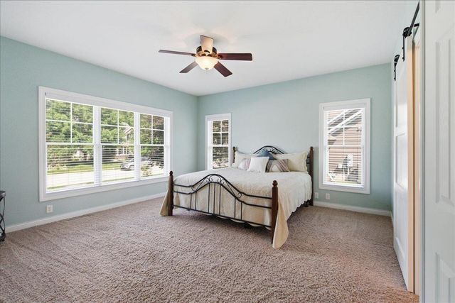 1119 Lakeview Drive, Cedar Falls, IA 50613