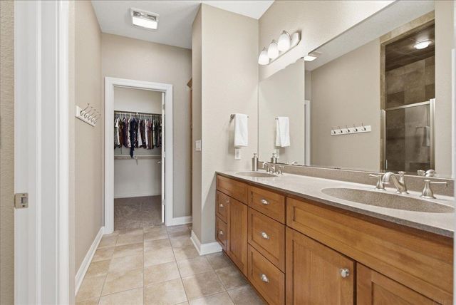 1119 Lakeview Drive, Cedar Falls, IA 50613