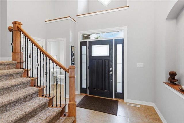 1119 Lakeview Drive, Cedar Falls, IA 50613
