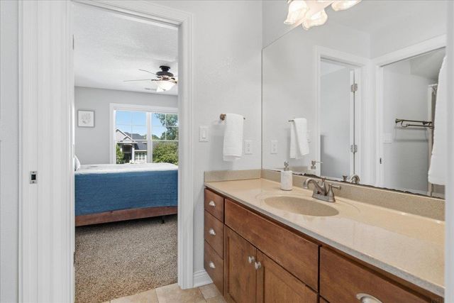 1119 Lakeview Drive, Cedar Falls, IA 50613