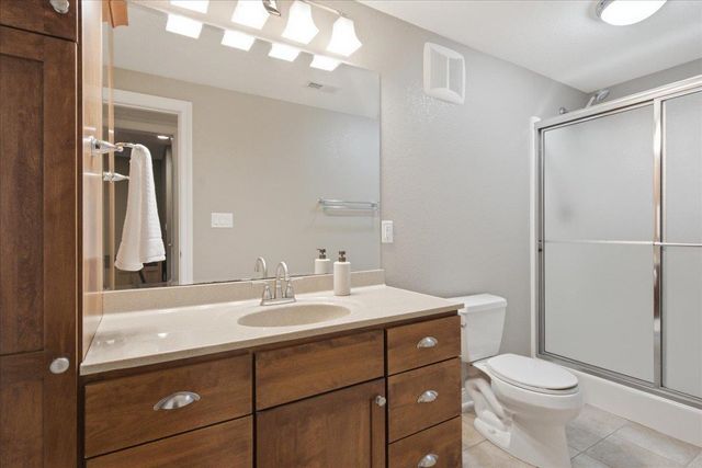 1119 Lakeview Drive, Cedar Falls, IA 50613