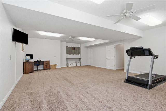 1119 Lakeview Drive, Cedar Falls, IA 50613
