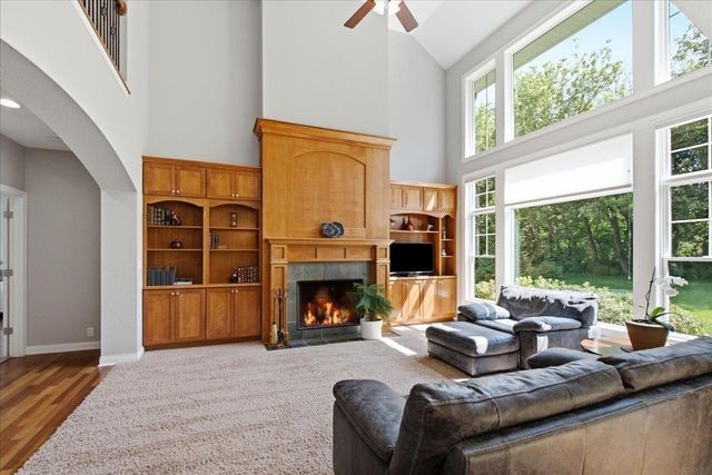 1119 Lakeview Drive, Cedar Falls, IA 50613
