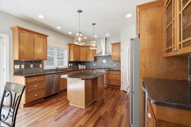 1119 Lakeview Drive, Cedar Falls, IA 50613