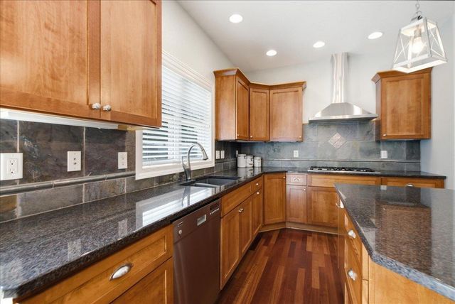 1119 Lakeview Drive, Cedar Falls, IA 50613