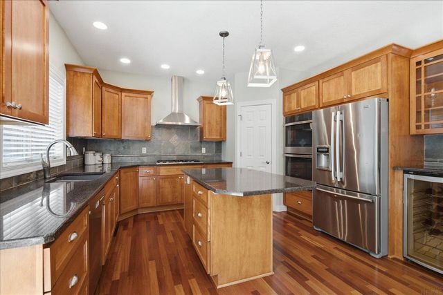 1119 Lakeview Drive, Cedar Falls, IA 50613