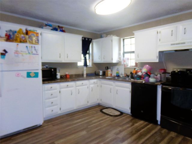 1889 County Road 215, Weimar, TX 78962