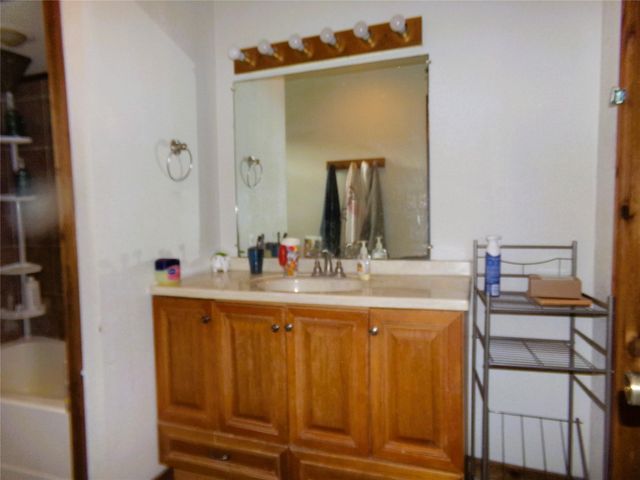 1889 County Road 215, Weimar, TX 78962