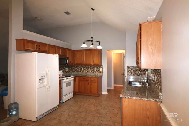 33621 Rosalia Avenue, Lillian, AL 36549