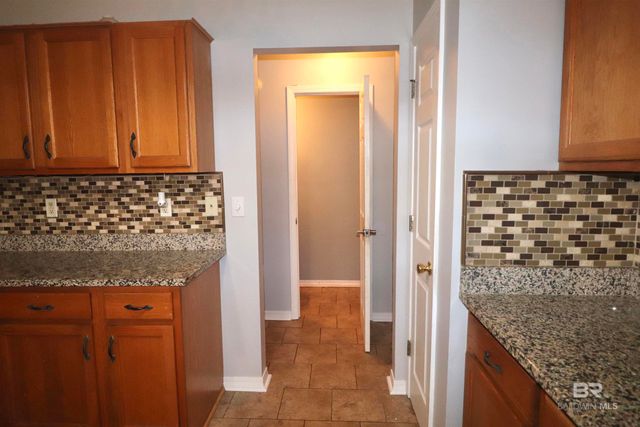 33621 Rosalia Avenue, Lillian, AL 36549