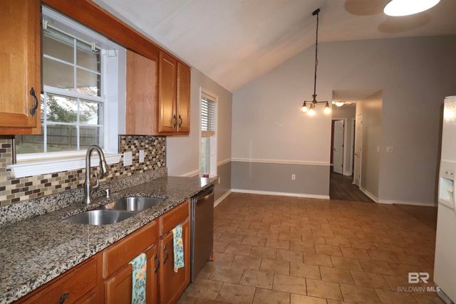 33621 Rosalia Avenue, Lillian, AL 36549