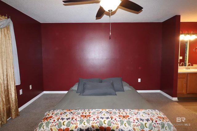 33621 Rosalia Avenue, Lillian, AL 36549