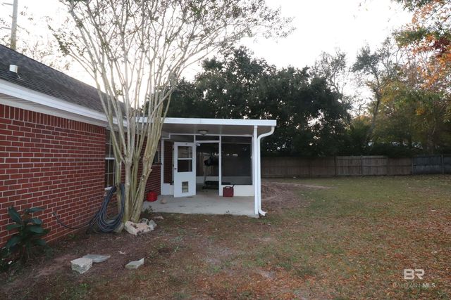 33621 Rosalia Avenue, Lillian, AL 36549