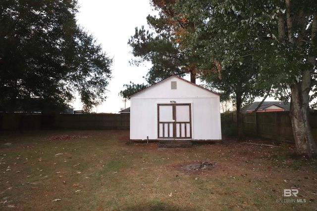 33621 Rosalia Avenue, Lillian, AL 36549