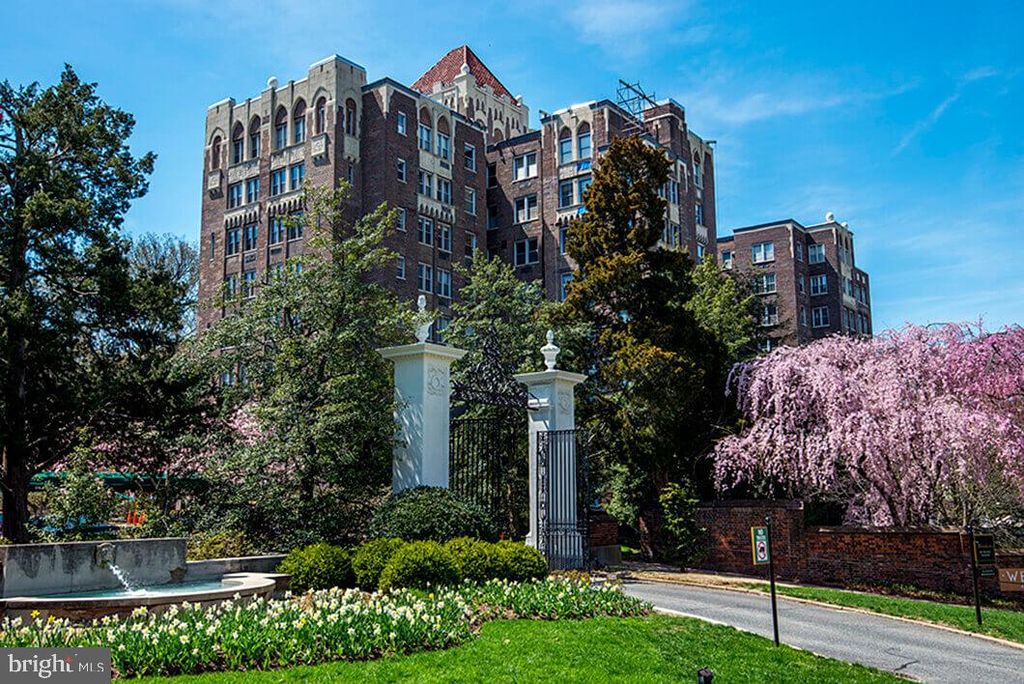 4000 Cathedral Ave NW Apt 218B, Washington, DC 20016