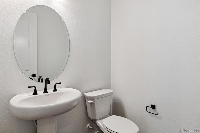 25010 E 42nd Avenue, Aurora, CO 80019