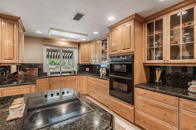 18707 PEPPER PIKE, Lutz, FL 33558