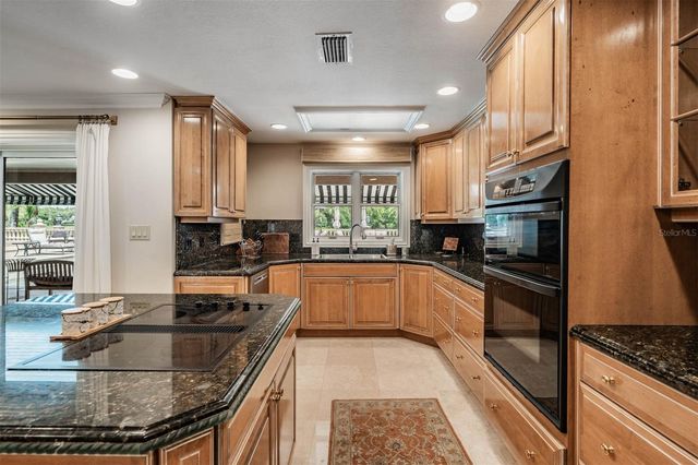 18707 PEPPER PIKE, Lutz, FL 33558