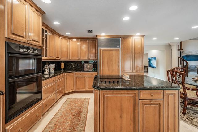 18707 PEPPER PIKE, Lutz, FL 33558