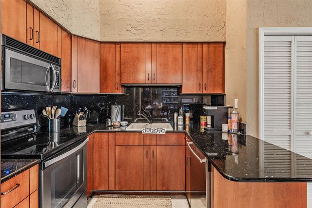 18707 PEPPER PIKE, Lutz, FL 33558