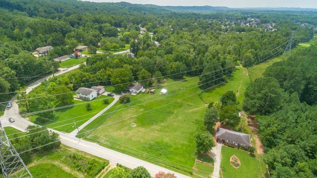 8212 Shallowford Road, Chattanooga, TN 37421