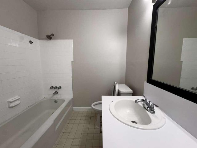 933 SW 16th Place 1, Fort Lauderdale, FL 33315