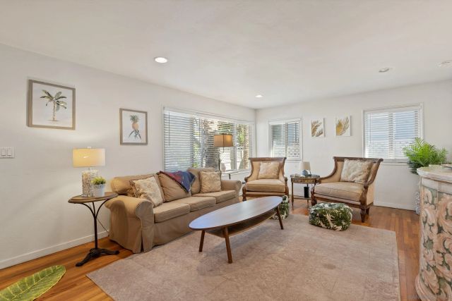 645 Loring, San Diego, CA 92109