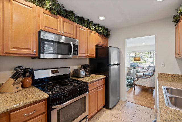 645 Loring, San Diego, CA 92109