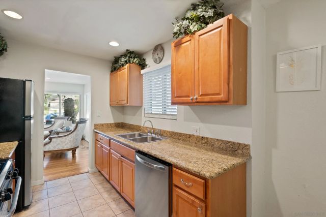 645 Loring, San Diego, CA 92109