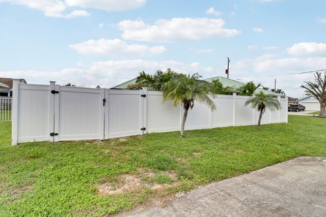 6208 Michael Street, Jupiter, FL 33458