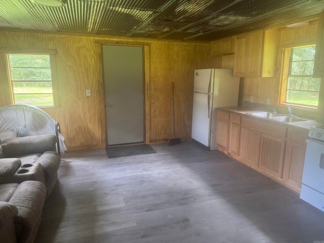 2073 N 9th Street, Felsenthal, AR 71747