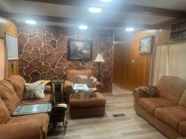 2073 N 9th Street, Felsenthal, AR 71747