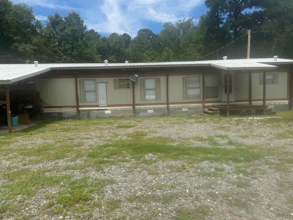 2073 N 9th Street, Felsenthal, AR 71747
