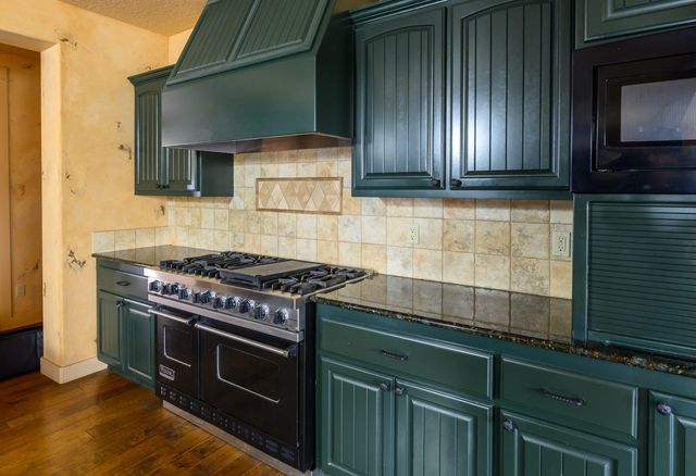 7915 NW Grubstake Way, Redmond, OR 97756