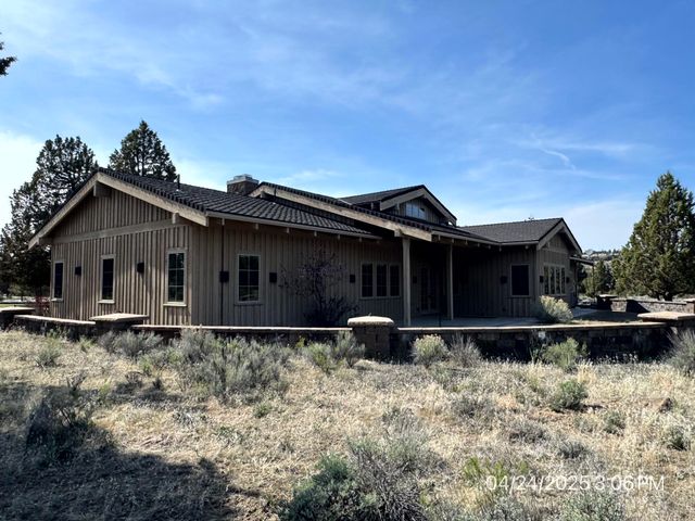 7915 NW Grubstake Way, Redmond, OR 97756