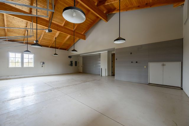 7915 NW Grubstake Way, Redmond, OR 97756