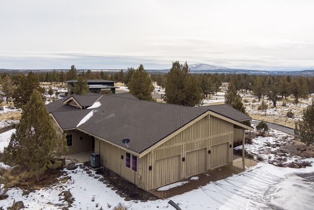 7915 NW Grubstake Way, Redmond, OR 97756