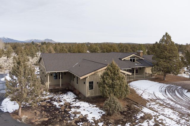 7915 NW Grubstake Way, Redmond, OR 97756
