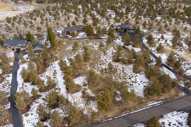 7915 NW Grubstake Way, Redmond, OR 97756