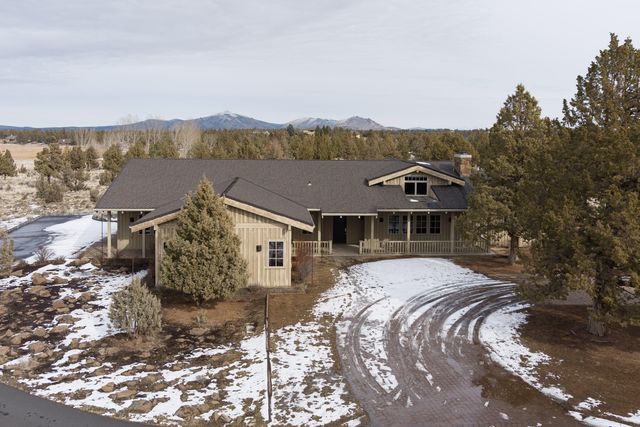7915 NW Grubstake Way, Redmond, OR 97756