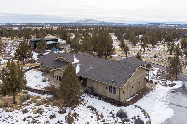 7915 NW Grubstake Way, Redmond, OR 97756