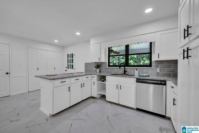 2130 ROCK MOUNTAIN DRIVE, Mccalla, AL 35111