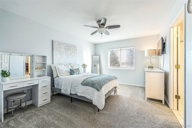 1012 Paddock Lane, South Lyon, MI 48178